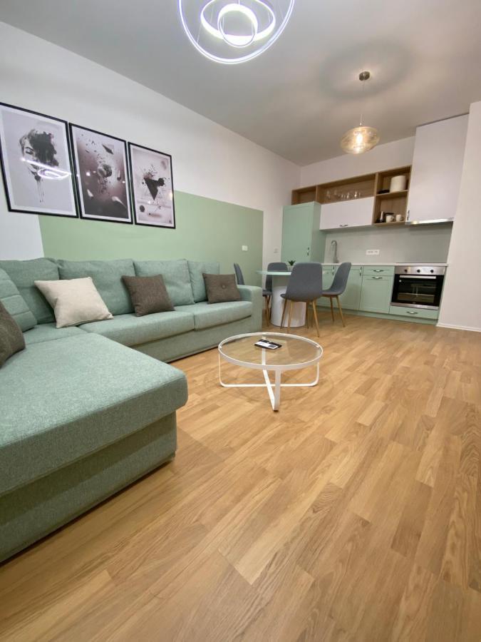 Apartament Primo *